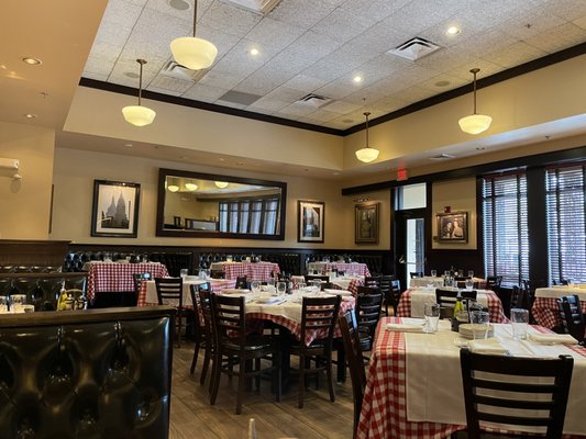 Maggiano's Little Italy by null