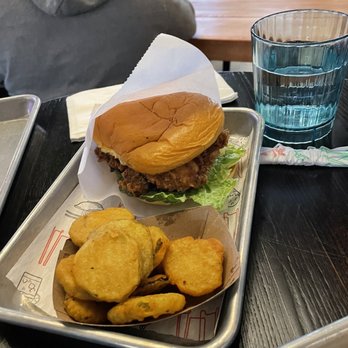 Eat Street Crossing - Food Court Near Me - Minneapolis, Minnesota