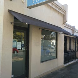 Annandale Physio & Sports Injury Clinic - Entry way from booth