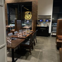 Chophouse of Chapin - Dining area