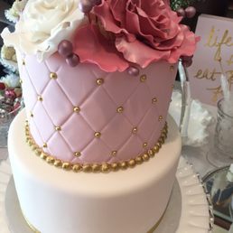 The main bridal shower cake. Vanilla cake with chocolate ganache filling. So delicious!