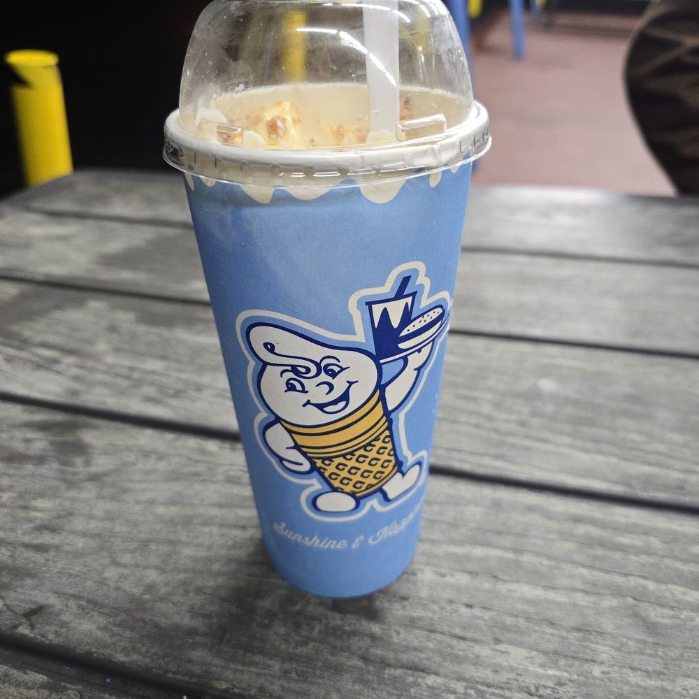 Fosters Freeze - Medium Butterfinger Freeze - Ice Cream & Frozen Yogurt Near Me - Spring Valley, California