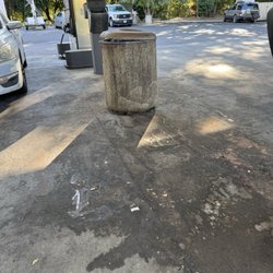 7-Eleven - Filthy patio, never been cleaned.