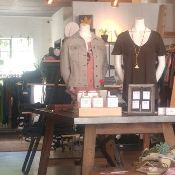 Boutique La Muse - Women's Clothing Near Me - Toronto, Ontario Boutique La Muse - Women's Clothing Near Me - Toronto, Ontario