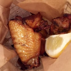 Coq Nice Chicken - Alette fritte speziate (marinate in salsa bbq Coq con un pizzico di affumicato) 5€