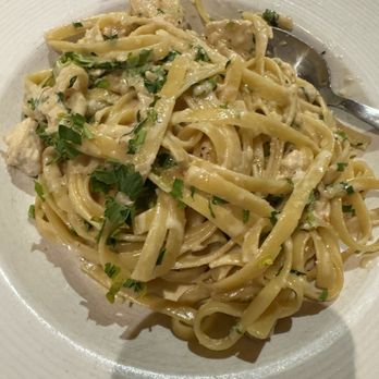 California Pizza Kitchen - Garlic Cream Fettuccine with Chicken. - Pizza Near Me - Los Angeles, California California Pizza Kitchen - Garlic Cream Fettuccine with Chicken. - Pizza Near Me - Los Angeles, California