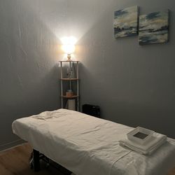 Clear Lake Spa - Clean and Relaxing Room