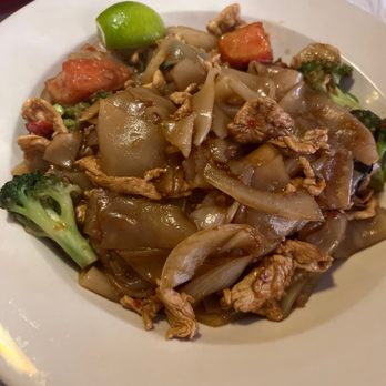 Racha Thai Cuisine - Drunken noodles - Thai Near Me - Chesapeake, Virginia Racha Thai Cuisine - Drunken noodles - Thai Near Me - Chesapeake, Virginia