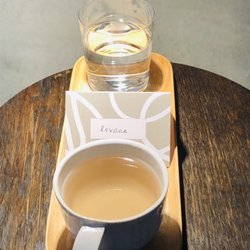 Comma - Post massage tea, water and little note card with products used - nice touch!
