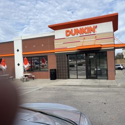 Dunkin' - Outside building