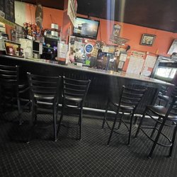 L L's Bar & Grill - Bar