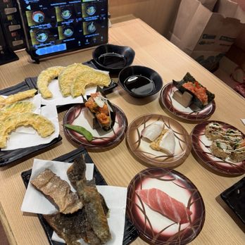 Waka Sakura Sushi Restaurant - Sushi Bars Near Me - Kapolei, Hawaii