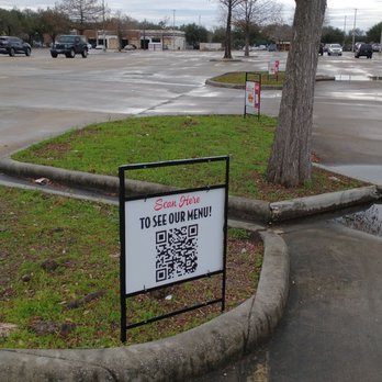 Slim Chickens - Nice to see the menu is available outside - Southern Near Me - Houston, Texas