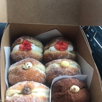 Mello - Strawberries and cream, vanilla, lemon curd, dark chocolate pudding, and tiramisu - they were all so good! - Donuts Near Me - Vancouver, British Columbia