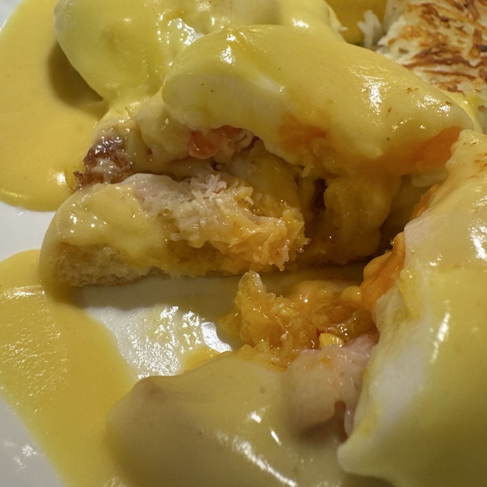 Pig 'N Pancake - Crab egg Benedict - Breakfast & Brunch Near Me - Newport, Oregon Pig 'N Pancake - Crab egg Benedict - Breakfast & Brunch Near Me - Newport, Oregon
