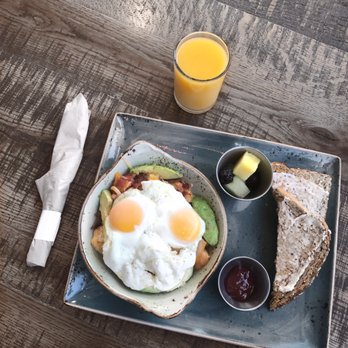 First Watch - Looks can be deceiving.... food was very upsetting. - Breakfast & Brunch Near Me - Glendale, Arizona