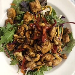 Tattersalls Hotel - Thai chicken salad