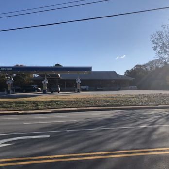 Dan's Food Mart - Outside - Grocery Near Me - Nicholson, Georgia