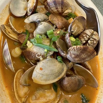 Lee Garden Seafood Restaurant - clam in special spicy soup - Dim Sum Near Me - Burnaby, British Columbia Lee Garden Seafood Restaurant - clam in special spicy soup - Dim Sum Near Me - Burnaby, British Columbia