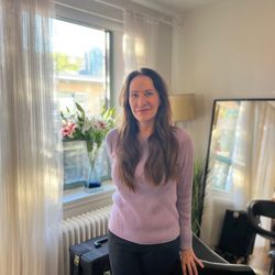 Luxey Hair Extensions - Me! In my studio ready to give you your hair dreams