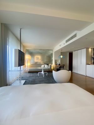 Mondrian Los Angeles by null