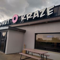 Donut Kraze - Closing time half-priced dozens!