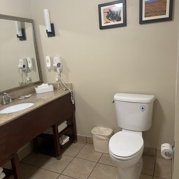 Comfort Suites - Hotels Near Me - Barstow, California
