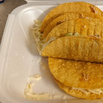 MI Mexico - Hard shell chicken tacos and their complimentary salsa. - Mexican Near Me - Deland, Florida MI Mexico - Hard shell chicken tacos and their complimentary salsa. - Mexican Near Me - Deland, Florida