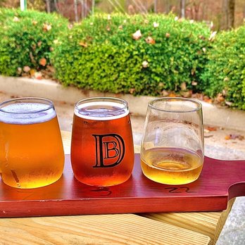 Etowah Meadery - Flight of "yummy" beer and strawberry rhubarb wine - Meaderies Near Me - Dahlonega, Georgia Etowah Meadery - Flight of "yummy" beer and strawberry rhubarb wine - Meaderies Near Me - Dahlonega, Georgia