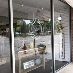 Dot's Hallmark - Beautiful window display