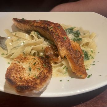 Pappadeaux Seafood Kitchen - Seafood Near Me - Houston, Texas