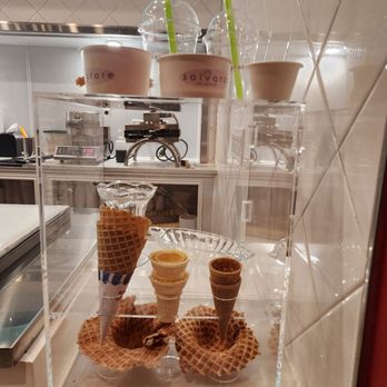 Salvatore Gelateria - Freshly made waffle cones and capelinas (bowls) - Desserts Near Me - Elk Grove, California Salvatore Gelateria - Freshly made waffle cones and capelinas (bowls) - Desserts Near Me - Elk Grove, California