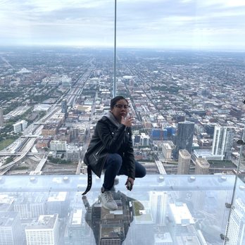 Willis Tower - Overlooking deck - Landmarks & Historical Buildings Near Me - Chicago, Illinois Willis Tower - Overlooking deck - Landmarks & Historical Buildings Near Me - Chicago, Illinois