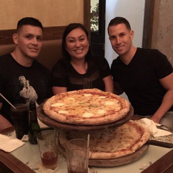 Pirilo - Seven cheese pizza and cheese pizza with pineapple. - Italian Near Me - San Juan, Puerto Rico Pirilo - Seven cheese pizza and cheese pizza with pineapple. - Italian Near Me - San Juan, Puerto Rico