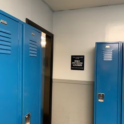 Quads Gym - Locker rooms