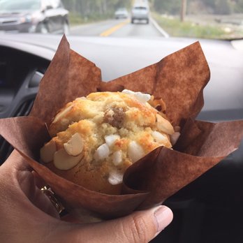 Brown Bear Baking - Banana nut muffin for the road - Coffee & Tea Near Me - Eastsound, Washington Brown Bear Baking - Banana nut muffin for the road - Coffee & Tea Near Me - Eastsound, Washington