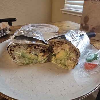 Que Onda Tacobar - California burrito steak - Tacos Near Me - Vacaville, California