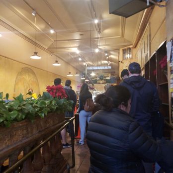 Chestnut Street Coffee Roastery - Line in the morning - Coffee Roasteries Near Me - San Francisco, California Chestnut Street Coffee Roastery - Line in the morning - Coffee Roasteries Near Me - San Francisco, California