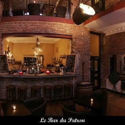 Le Bar du Patron ... pour un petit verre ou un café ... ouvert non-stop de 11h30 à 22h30 et le samedi soir.