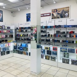 Royal Perfumes - Men's side