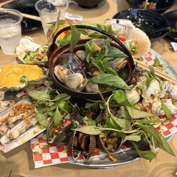 Blue Monkey Cafe & Restaurant - Small Hai San Thap Cam (Seafood Platter) - Vietnamese Near Me - San Jose, California Blue Monkey Cafe & Restaurant - Small Hai San Thap Cam (Seafood Platter) - Vietnamese Near Me - San Jose, California