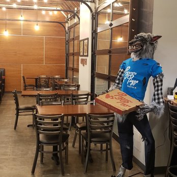 Pizzoco Pizza Parlor - Cute atmosphere - Pizza Near Me - Winchester, Virginia