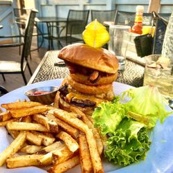 R Public House - Smokehouse burger