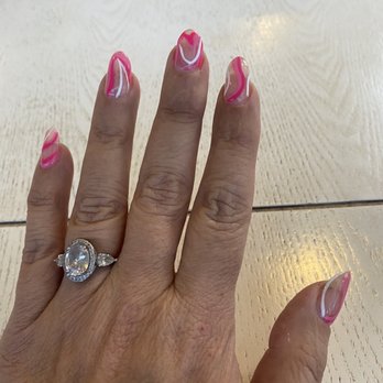 Lucky V Salon - Nail Salons Near Me - Martinez, California