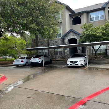 King Moving Co. - Old apartment on third floor - Movers Near Me - Carrollton, Texas King Moving Co. - Old apartment on third floor - Movers Near Me - Carrollton, Texas
