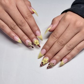 Fashion Nails - Nail Salons Near Me - Manteca, California
