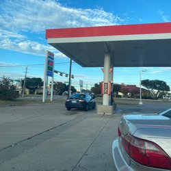 Harvey's Valero - Harvey's Exxon!! Love this place.