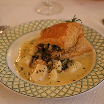 Lily de Neuilly - Scallops and lobster in pastry - French Near Me - Neuilly-sur-Seine, 92