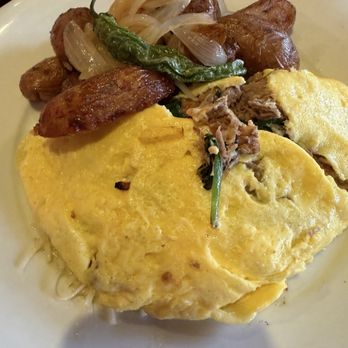 Makahiki - Kalua Pig Omelet - Bars Near Me - Kapolei, Hawaii