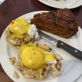 Honey's At Station 26 - Chesapeake crab benedict with latka - Breakfast & Brunch Near Me - Ocean View, Delaware